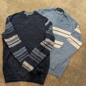 GAP Men's Blue and Cream Crewneck Sweaters